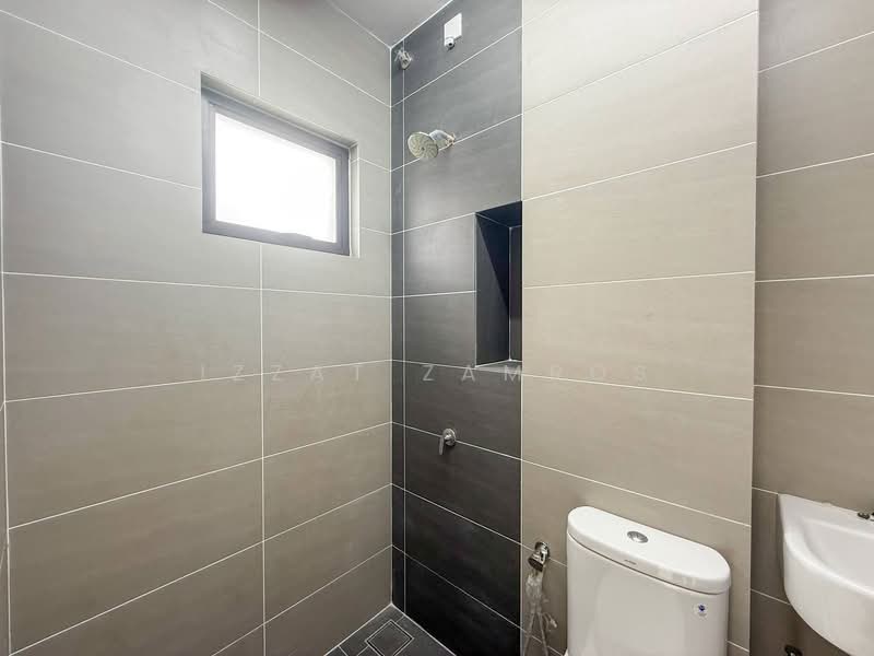 Rumah Teres 2 Tingkat untuk Dijual di Alam Sari (Bangi) - Izzat Zamros - PropertyGuru.com.my
