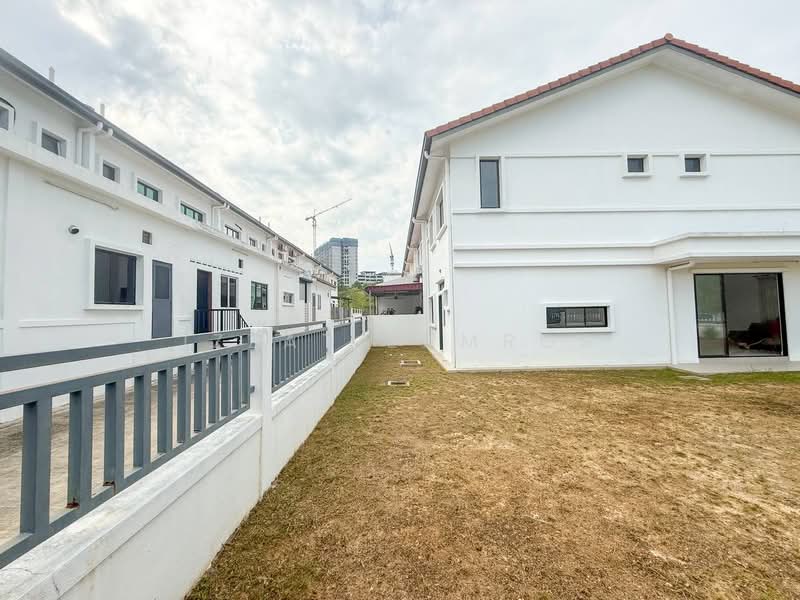 Rumah Teres 2 Tingkat untuk Dijual di Alam Sari (Bangi) - Izzat Zamros - PropertyGuru.com.my