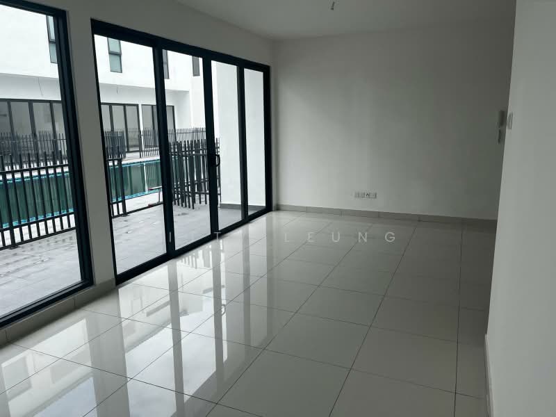 Rumah Teres 4 Tingkat untuk Dijual di Damansara Perdana (Selangor) - Kitty Leung - Living Room - PropertyGuru.com.my