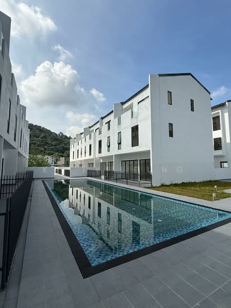 Rumah Teres 4 Tingkat untuk Dijual di Damansara Perdana (Selangor) - Kitty Leung - Exterior - PropertyGuru.com.my