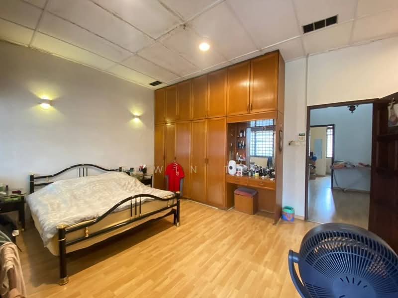 2-storey Terraced House for Sale in Taman Perling (Perling) - Edwin Toh - Bedroom - PropertyGuru.com.my