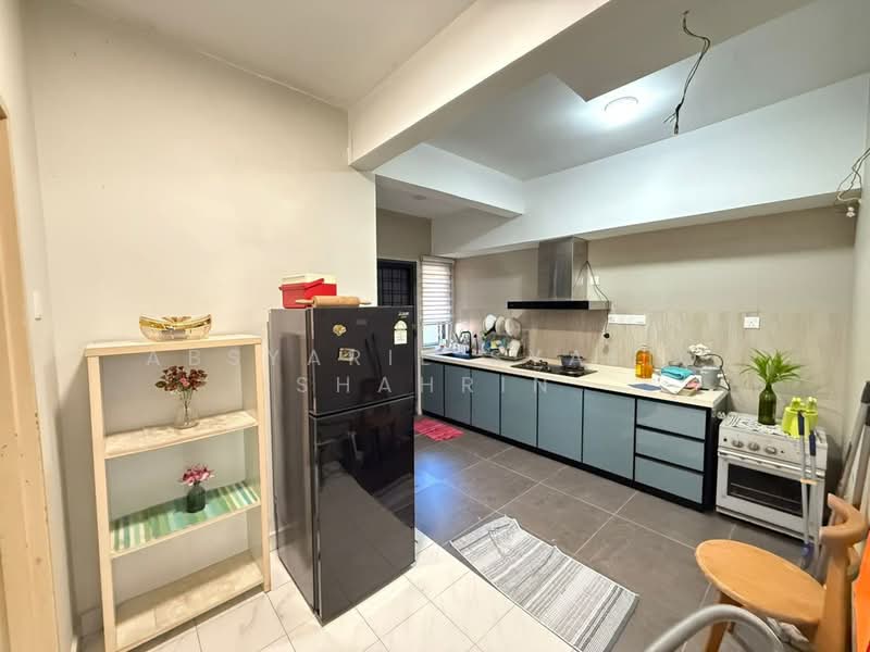 Rumah Teres 2 Tingkat untuk Dijual di Seksyen 8 (Kota Damansara) - Absyarie Syafiq Shahrin - Kitchen - PropertyGuru.com.my