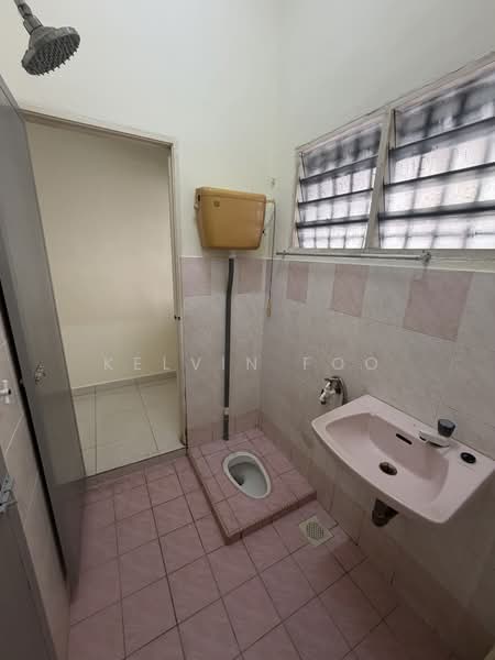 2-storey Terraced House for Sale in Taman Bandar Baru Selatan (Kampar) - Kelvin Foo - Bathroom - PropertyGuru.com.my