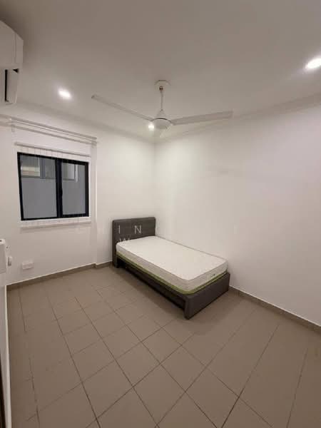 Kondominium untuk Disewa di Kingfisher Inanam Condominium - Ching Hui Wong - Bedroom - PropertyGuru.com.my