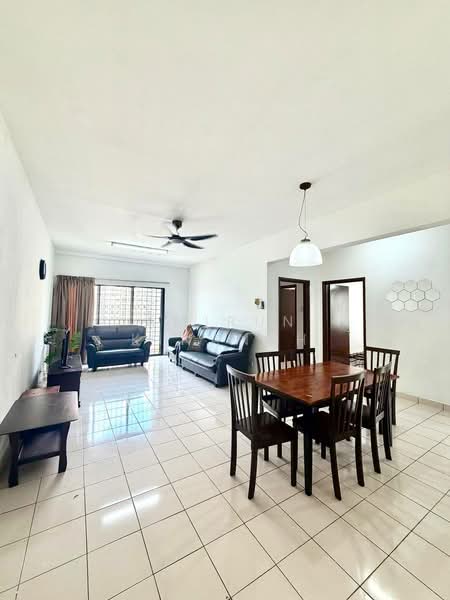 Condominium for Sale at Sri Putramas - Amirun Kinanah - Living Room - PropertyGuru.com.my