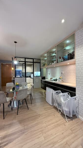 Kondominium untuk Dijual di Lido Four Seasons Residence - Ching Hui Wong - Dining Room - PropertyGuru.com.my