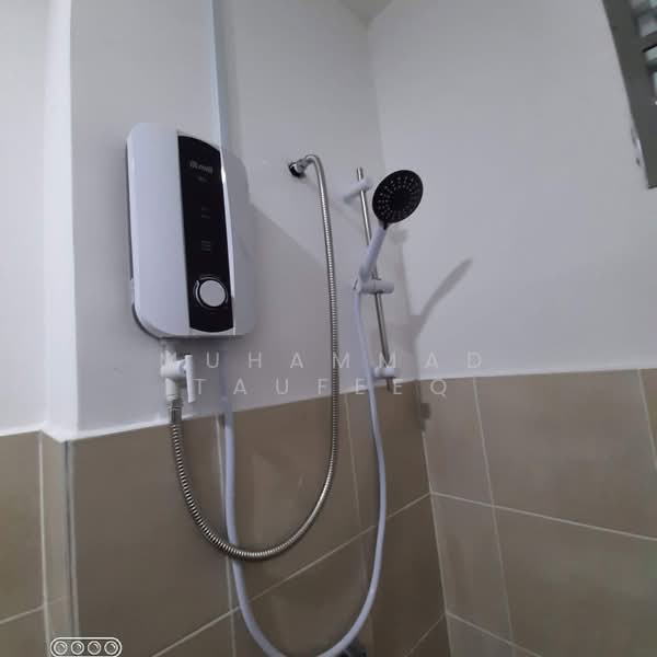 Pangsapuri untuk Disewa di Safira Apartment - Muhammad Taufeeq - Bathroom - PropertyGuru.com.my