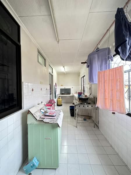 1-storey Terraced House for Sale in Taman Sri Bahagia (Tampoi) - Sharon Ong - Kitchen - PropertyGuru.com.my