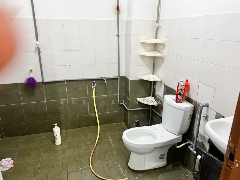 2-storey Terraced House for Sale in Pantai Dalam (Pantai) - Asri Annuar - Bathroom - PropertyGuru.com.my