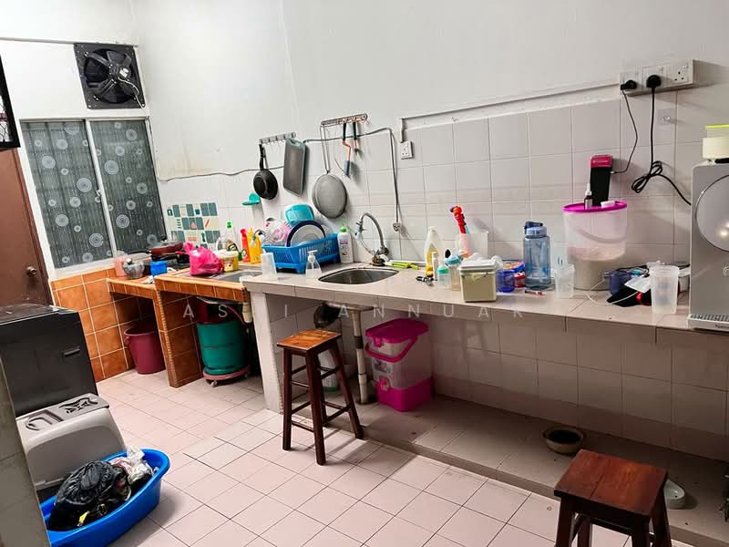 2-storey Terraced House for Sale in Pantai Dalam (Pantai) - Asri Annuar - Kitchen - PropertyGuru.com.my