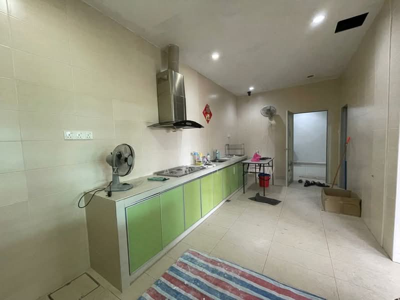 Rumah Kluster untuk Dijual di Taman Kempas Indah (Tebrau) - Ziyan Liew - Kitchen - PropertyGuru.com.my
