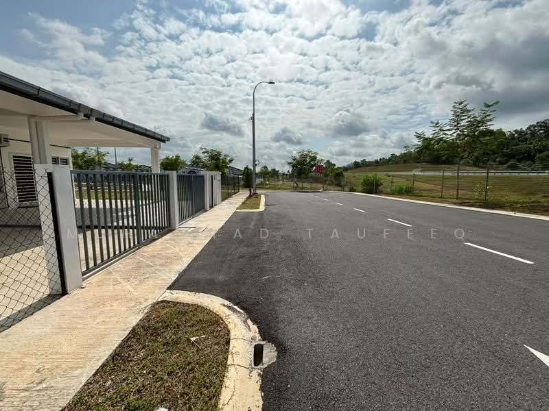 Rumah Teres 1 Tingkat untuk Disewa di Iringan Bayu (Seremban) - Muhammad Taufeeq - Exterior - PropertyGuru.com.my