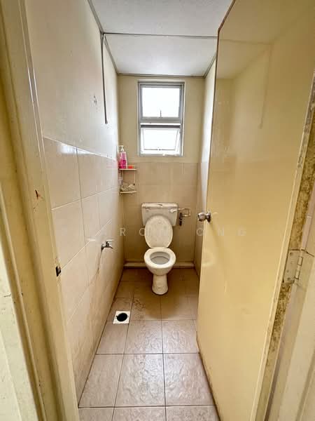 Shop for Sale in Pekan Nenas (Jeram Batu) - Sharon Ong - Bathroom - PropertyGuru.com.my
