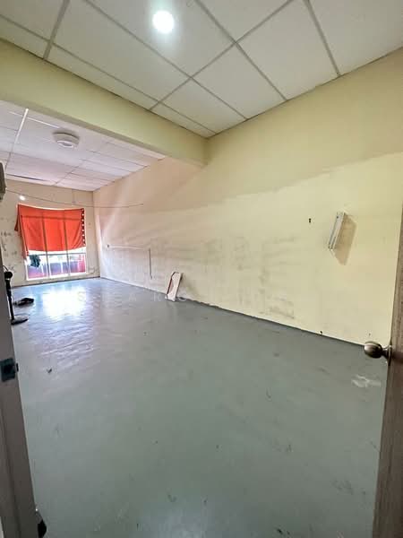 Shop for Sale in Pekan Nenas (Jeram Batu) - Sharon Ong - Interior - PropertyGuru.com.my