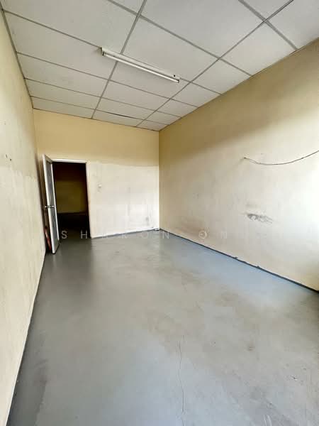 Shop for Sale in Pekan Nenas (Jeram Batu) - Sharon Ong - Interior - PropertyGuru.com.my