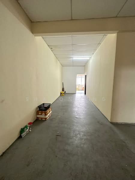 Shop for Sale in Pekan Nenas (Jeram Batu) - Sharon Ong - Corridor - PropertyGuru.com.my