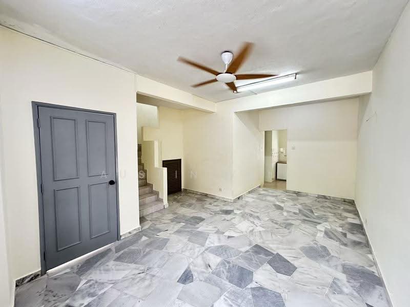 2-storey Terraced House for Rent in Usj 6 (Subang Jaya) - Austin Wong - Living Room - PropertyGuru.com.my