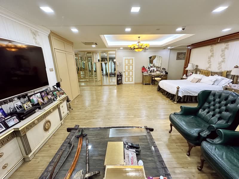Semi-Detached House for Sale in SS4 (Petaling Jaya) - Akmal Adam - Master Bedroom - PropertyGuru.com.my