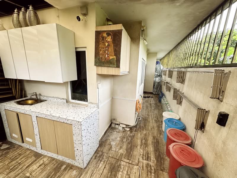 Semi-Detached House for Sale in SS4 (Petaling Jaya) - Akmal Adam - Balcony - PropertyGuru.com.my
