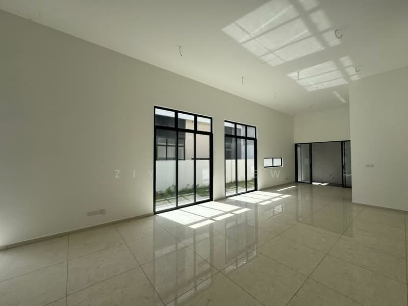 Cluster House for Sale in Austin Crest (Johor Bahru) - Ziyan Liew - Living Room - PropertyGuru.com.my