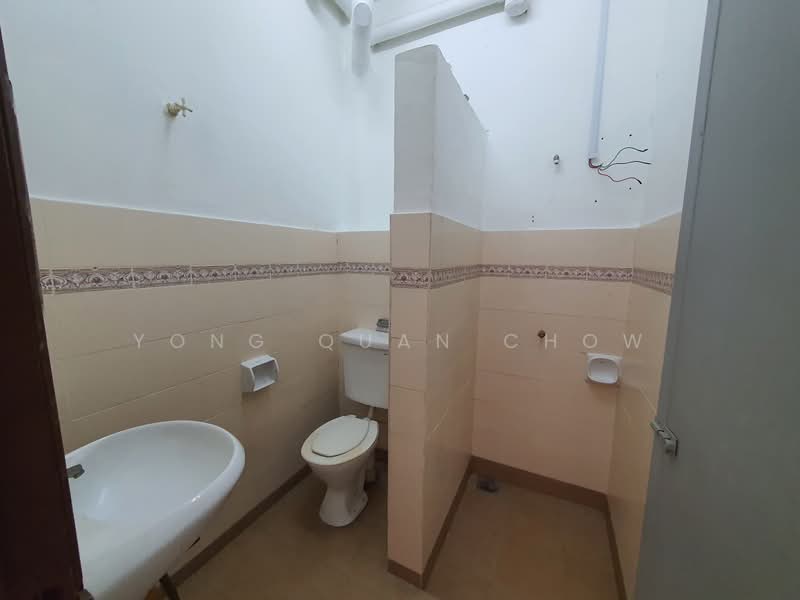 2-storey Terraced House for Sale in Taman Kajang Prima (Kajang) - Yong Quan Chow - Bathroom - PropertyGuru.com.my