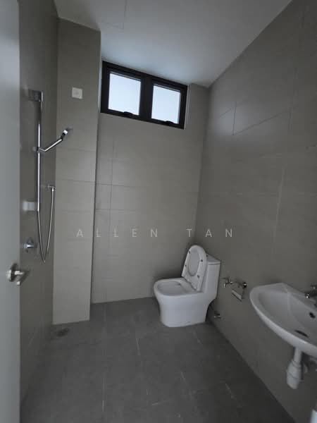 Townhouse for Rent in Kampung Sungai Kayu Ara (Petaling Jaya) - Allen Tan - Bathroom - PropertyGuru.com.my