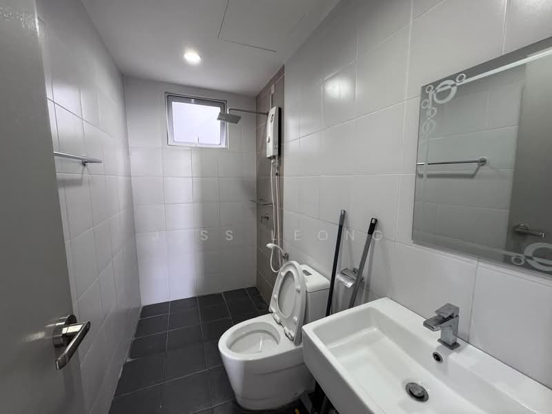Kondominium untuk Disewa di Aurora Residence @ Lake Side City - Jess Leong - Bathroom - PropertyGuru.com.my