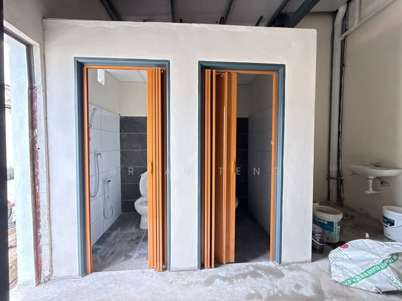 Shop for Rent in George Town (Penang) - Bryan Teng - Bathroom - PropertyGuru.com.my