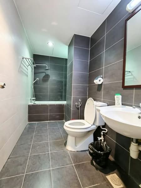 Condominium for Sale at Kinta Riverfront Hotel & Suites - Qazin Khoo - Bathroom - PropertyGuru.com.my