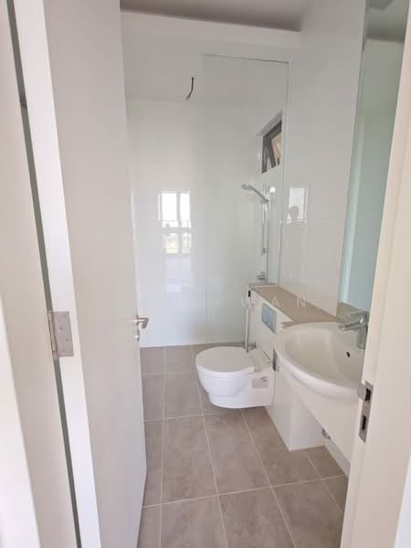 Service Residence for Sale at Senada Residence @ KLGCC Resort - Leon Kwan - Bathroom - PropertyGuru.com.my