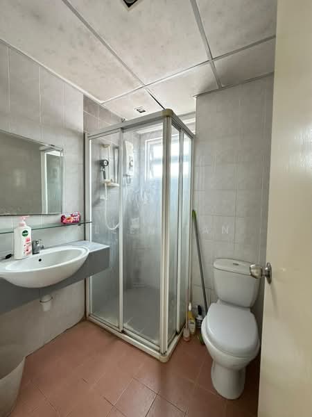 Condominium for Sale at Sterling - Allen Tan - Bathroom - PropertyGuru.com.my