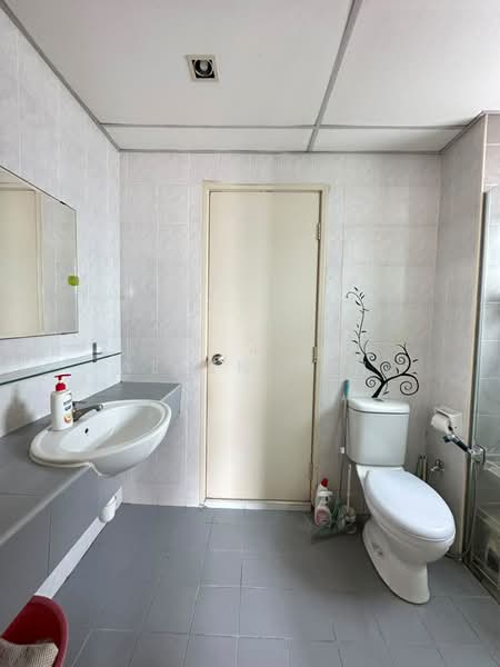 Condominium for Sale at Sterling - Allen Tan - Bathroom - PropertyGuru.com.my