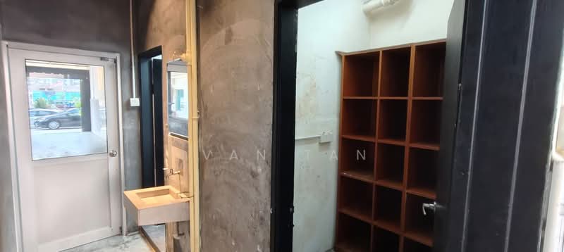 Kedai untuk Disewa di Happy Garden (Kuchai Lama) - Ivan Tan - Interior - PropertyGuru.com.my