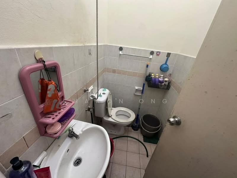 1-storey Terraced House for Sale in Kulai (Johor) - Sharon Ong - Bathroom - PropertyGuru.com.my