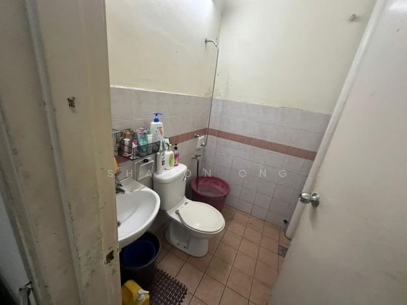 1-storey Terraced House for Sale in Kulai (Johor) - Sharon Ong - Bathroom - PropertyGuru.com.my