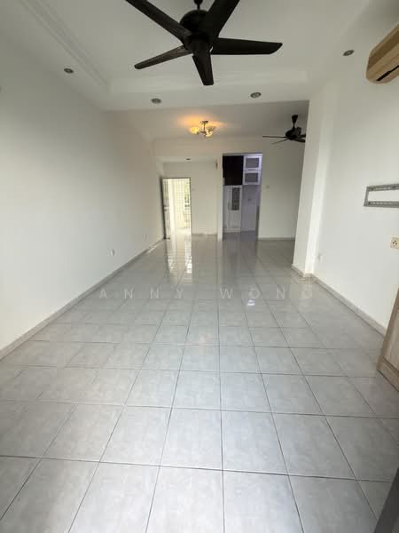 Kondominium untuk Dijual di Vistaria Condominium - Fanny Wong - Living Room - PropertyGuru.com.my