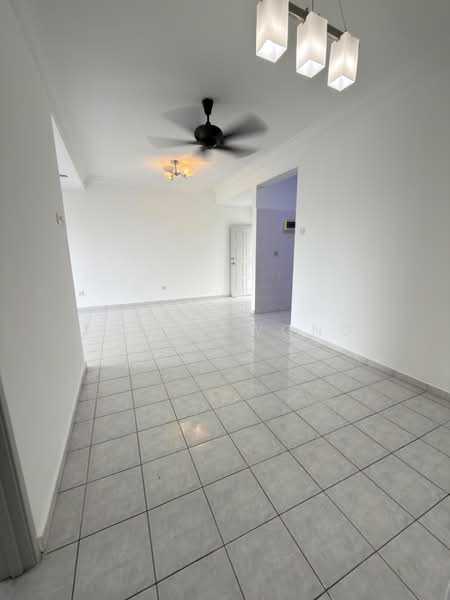 Kondominium untuk Dijual di Vistaria Condominium - Fanny Wong - Living Room - PropertyGuru.com.my