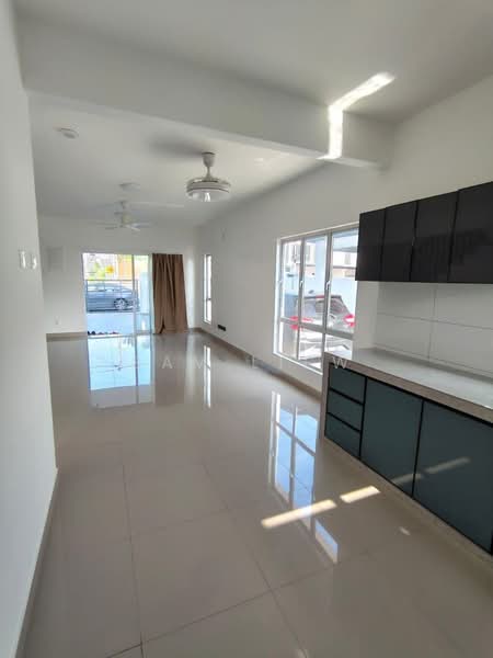 Rumah Teres 2 Tingkat untuk Disewa di Bandar Indahpura (Kulai) - Sam Liew - Living Room - PropertyGuru.com.my