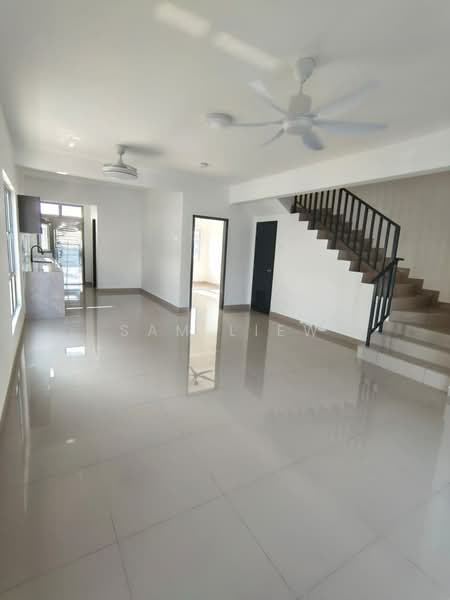 Rumah Teres 2 Tingkat untuk Disewa di Bandar Indahpura (Kulai) - Sam Liew - Living Room - PropertyGuru.com.my