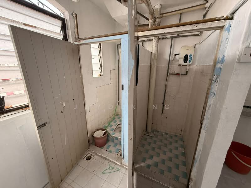 Rumah Flat untuk Dijual di Taman Melor - Jayden Ng - Bathroom - PropertyGuru.com.my