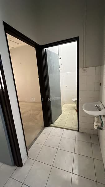 Rumah Teres 2 Tingkat untuk Disewa di Kampung Sungai Way (Petaling Jaya) - Timun Wan - Bathroom - PropertyGuru.com.my