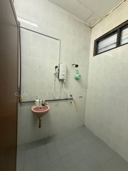 1-storey Terraced House for Sale in Taman Ungku Tun Aminah (Skudai) - Ong Lih Shyan - Bathroom - PropertyGuru.com.my