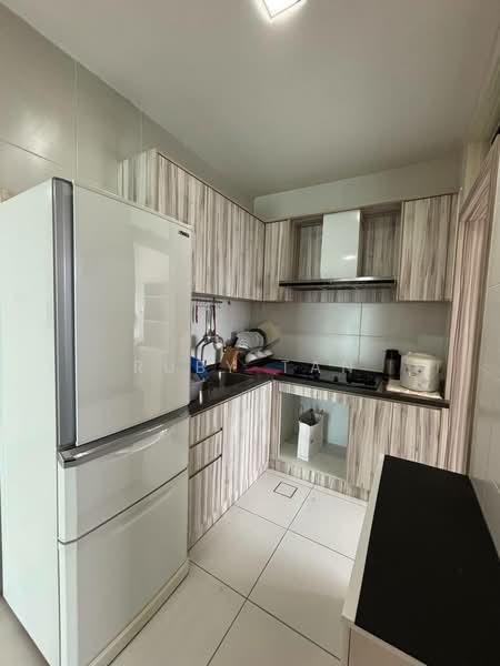 Servis Apartment untuk Dijual di Sky Peak Residences - Ruby Tan - Kitchen - PropertyGuru.com.my