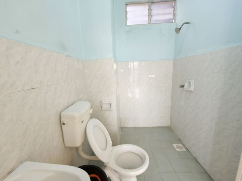 Pangsapuri untuk Dijual di Idaman Senibong - Ong Lih Shyan - Bathroom - PropertyGuru.com.my