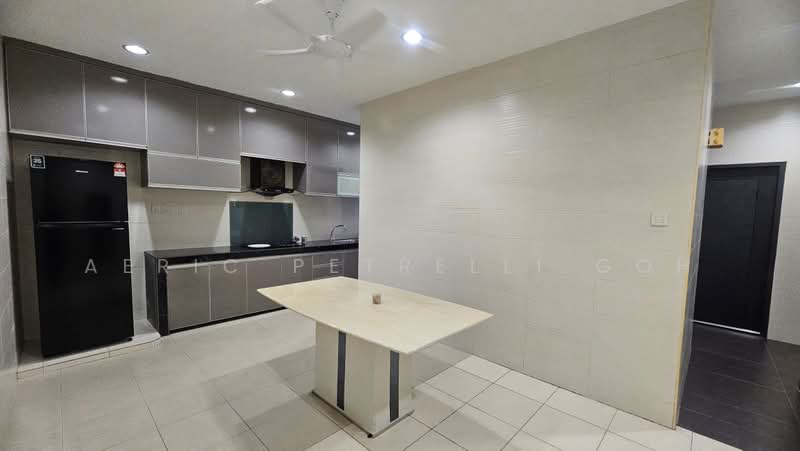 2-storey Terraced House for Rent in Bandar Bukit Raja (Klang) - Aeric Petrelli Goh - Kitchen - PropertyGuru.com.my
