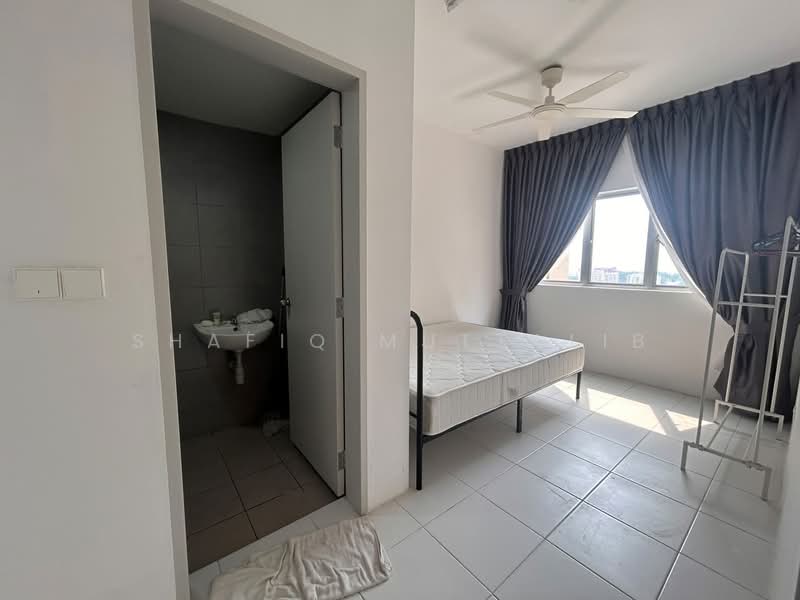 Condominium for Rent at Residensi Sateria - Shafiq Muttalib - Bedroom - PropertyGuru.com.my