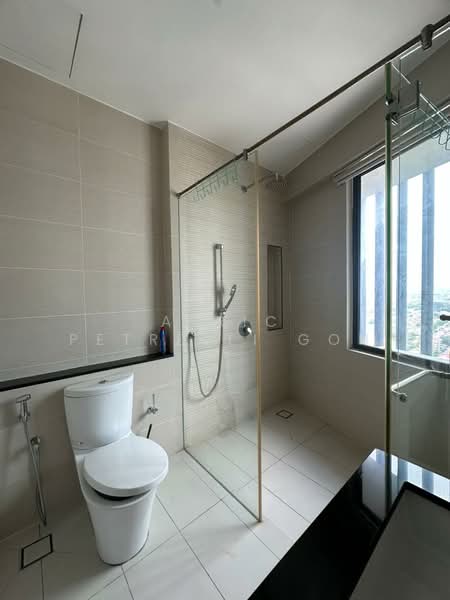 Servis Apartment untuk Dijual di Sapphire Paradigm - Aeric Petrelli Goh - Bathroom - PropertyGuru.com.my