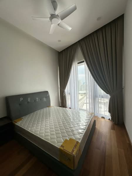 Servis Apartment untuk Dijual di Sapphire Paradigm - Aeric Petrelli Goh - Bedroom - PropertyGuru.com.my