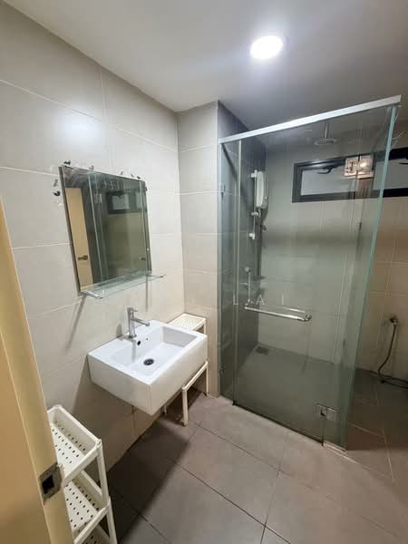 Servis Apartment untuk Disewa di Solstice @ Pan'gaea - Alan Lai - Bathroom - PropertyGuru.com.my
