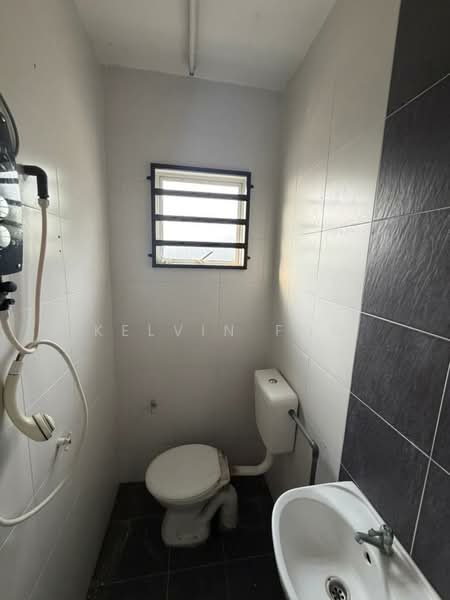 Rumah Teres 1 Tingkat untuk Dijual di Kampar Putra (Kampar) - Kelvin Foo - Bathroom - PropertyGuru.com.my